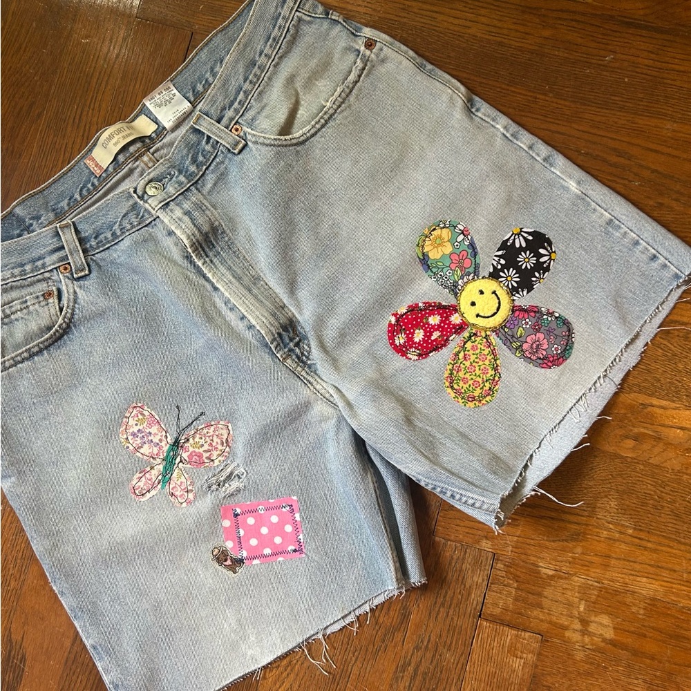 Levi's Groovy Jean Shorts